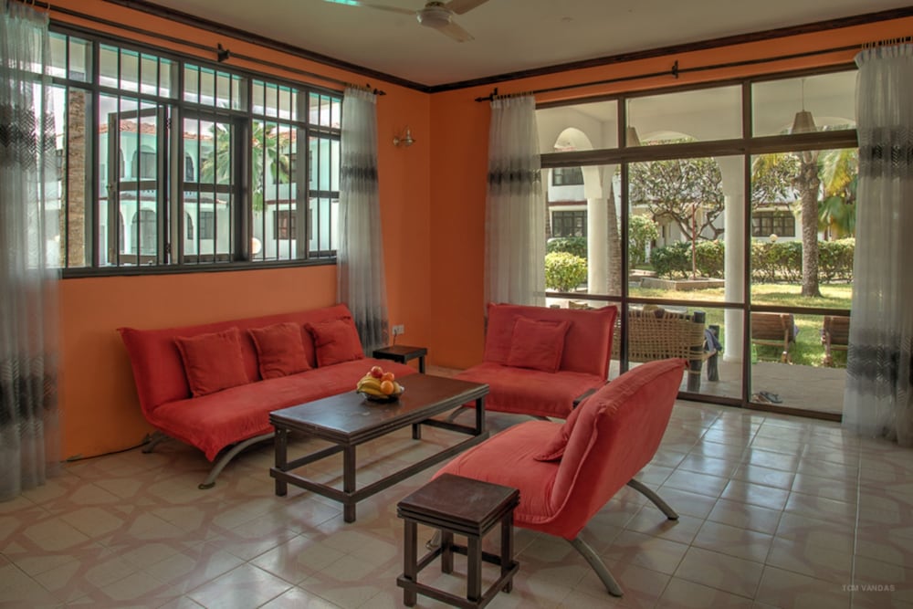 Фото Bahari Dhow Beach Villas