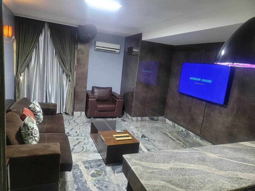 Фото Newland Luxury Apartments