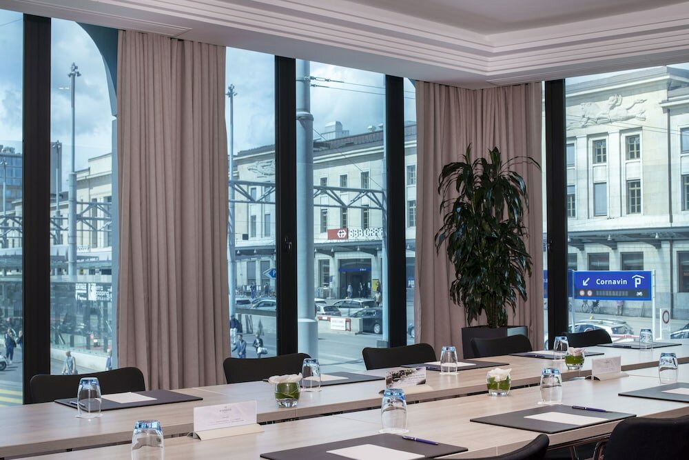 Фото Warwick Geneva