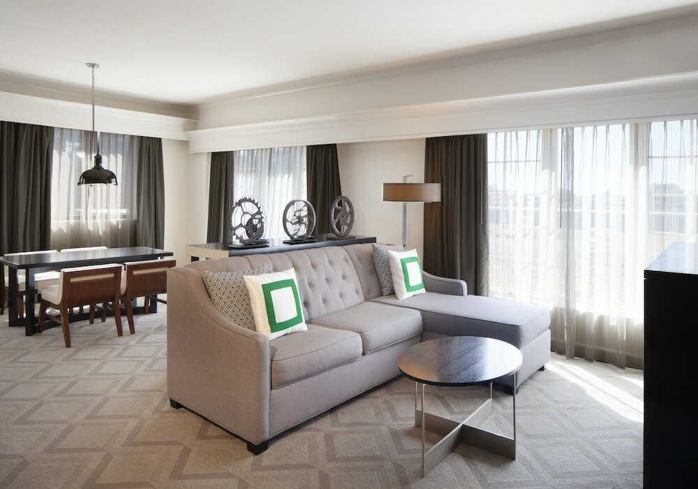 Фото Melrose Georgetown Hotel