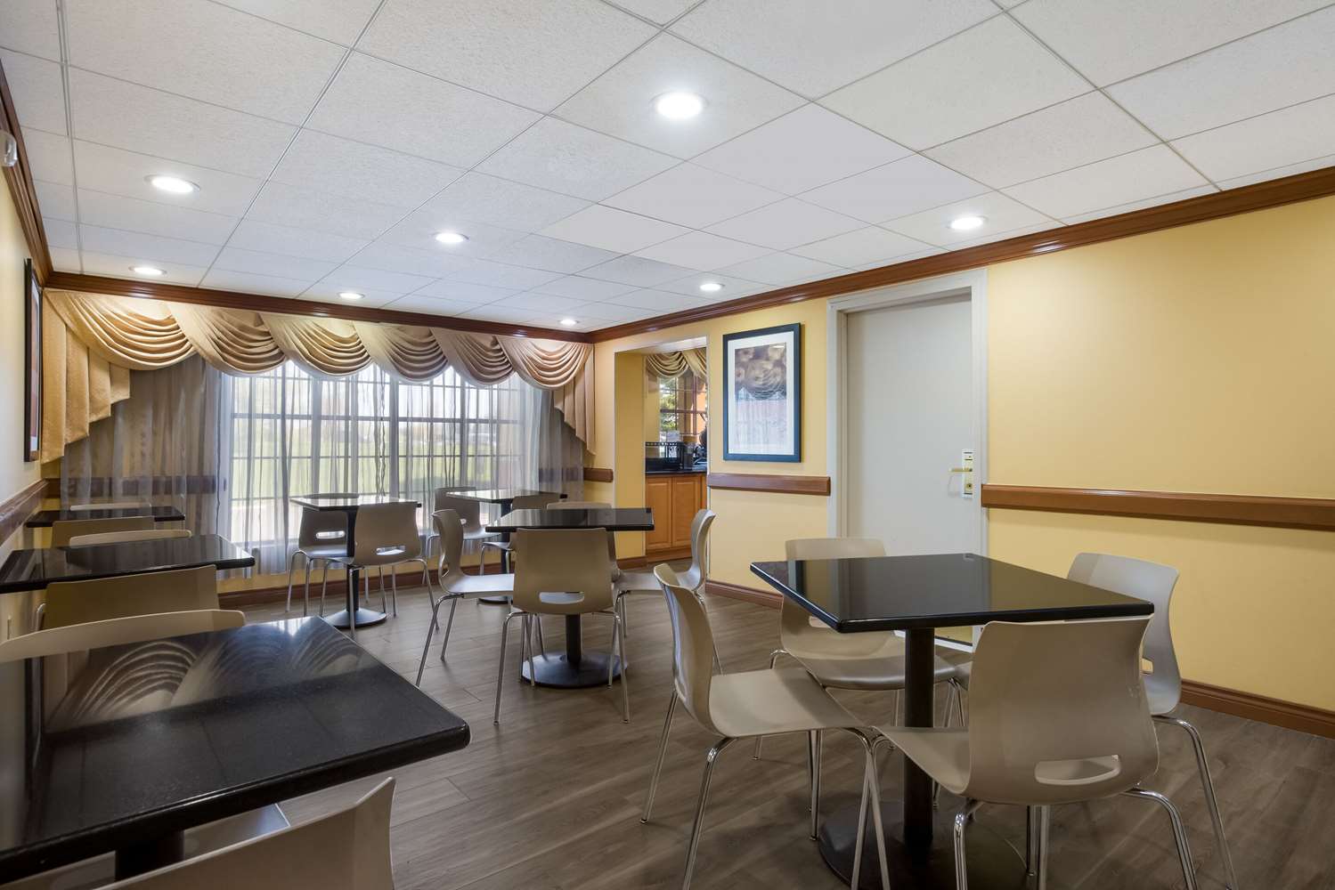 Фото Quality Inn Near Princeton