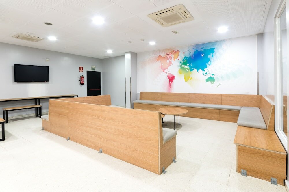 Фото Hostal Welcome