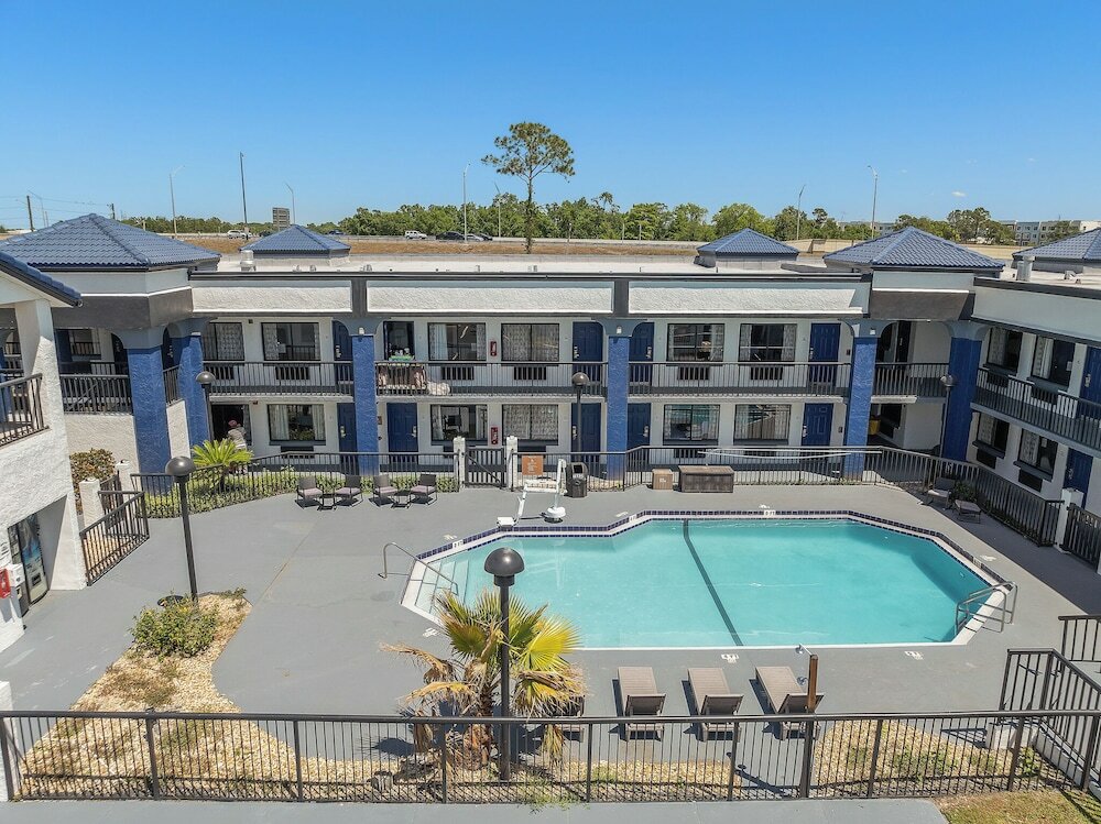 Фото Best Western Orlando East Inn & Suites