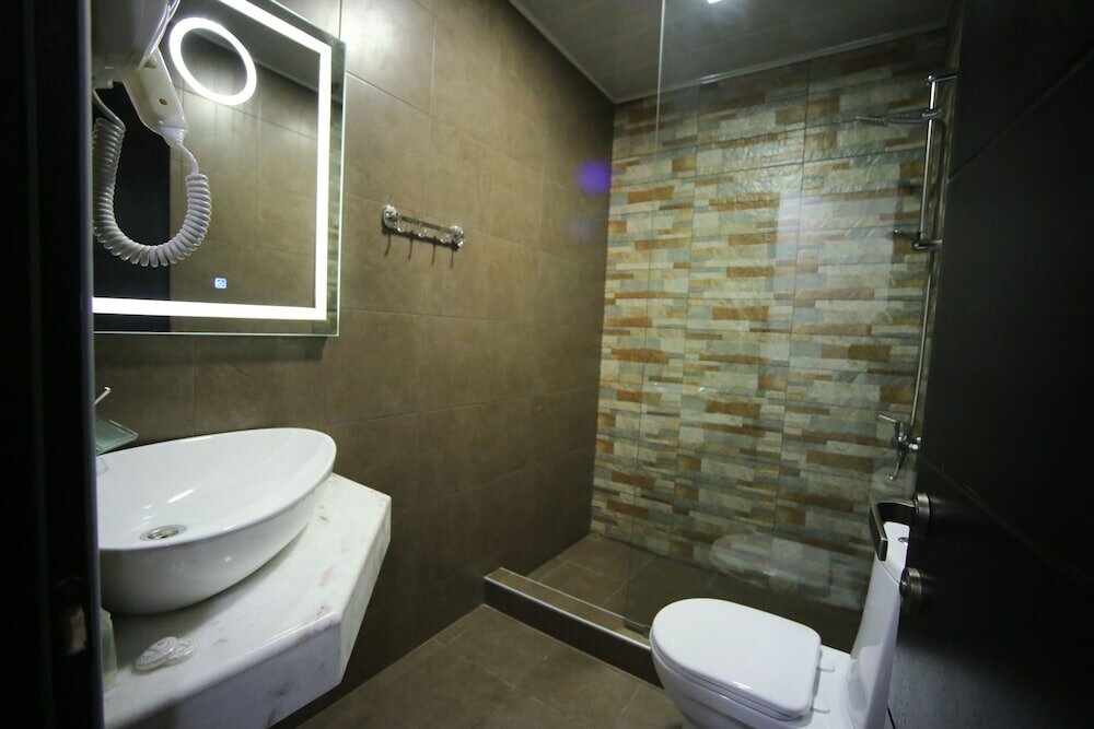 Фото Отель West Tower