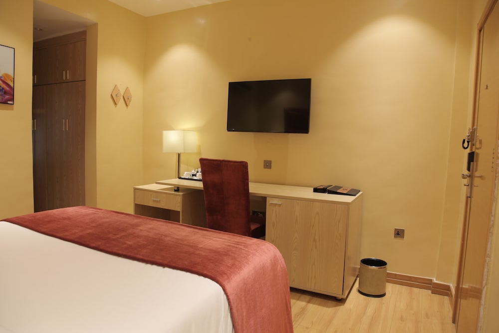 Фото Bon Hotel Elvis