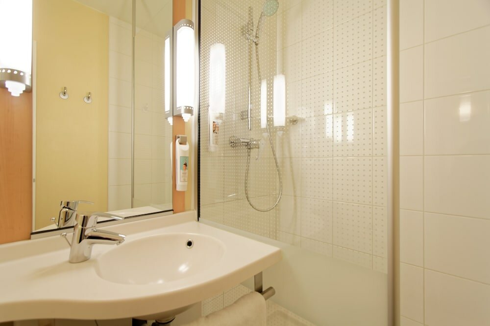 Фото Ibis Paris Porte d'Italie