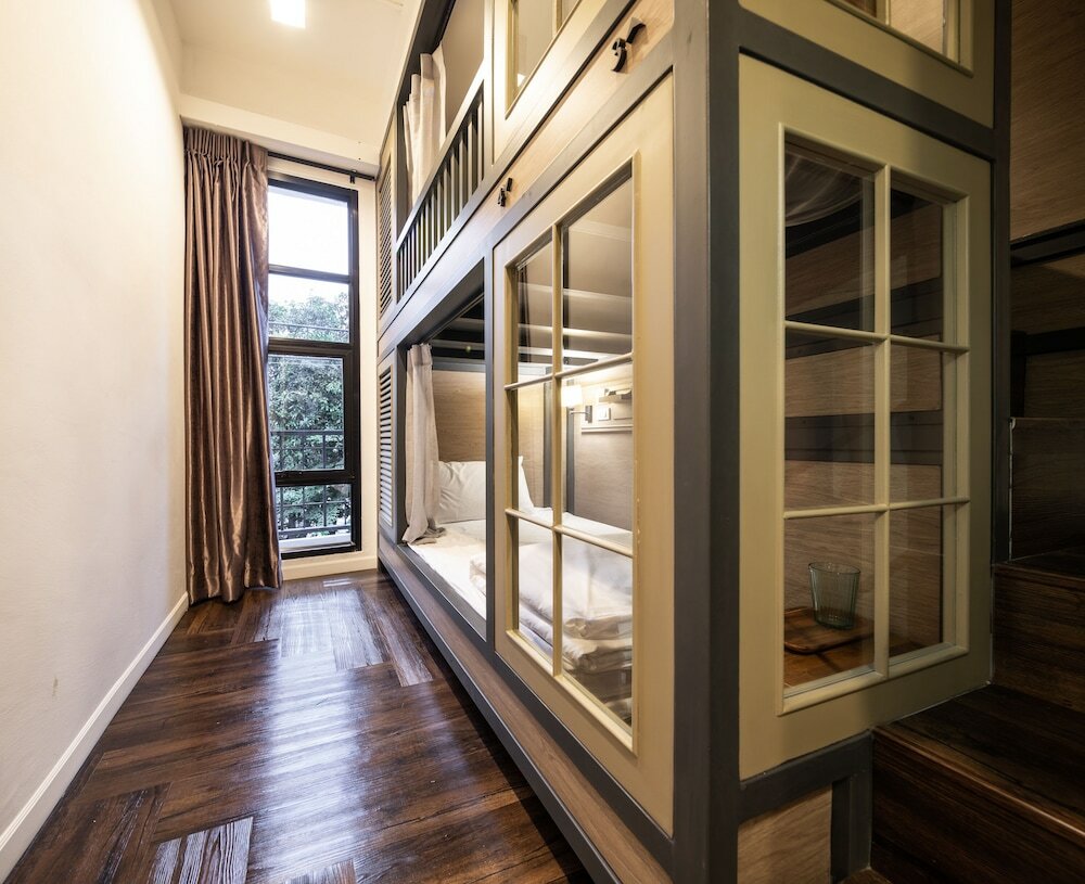 Фото Warm Window Silom - Hostel