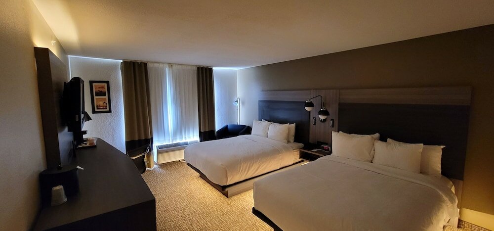 Фото Comfort Inn & Suites North Dallas - Addison