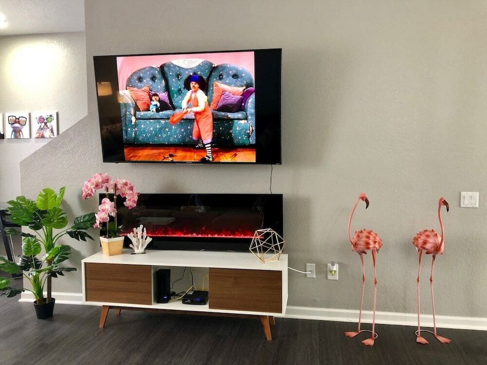 Фото Tideview 166 · New Ultra Modern & Super Clean 3 Full Suites