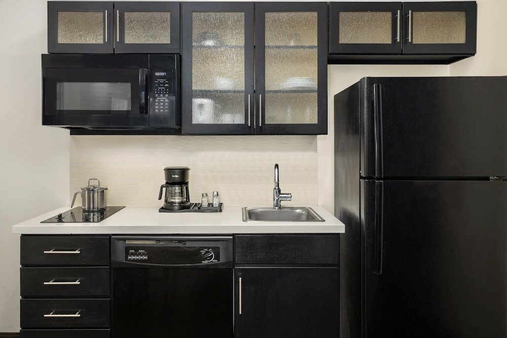 Фото Candlewood Suites Chester - Philadelphia International Airport, an Ihg Hotel