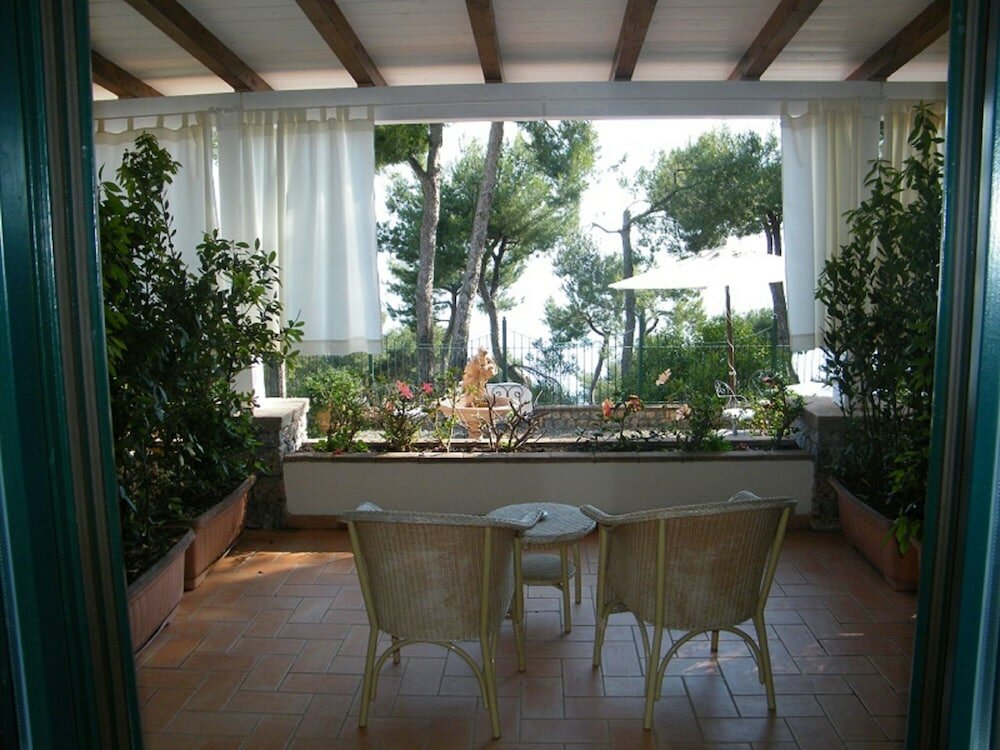 Фото Hotel Villa delle Meraviglie