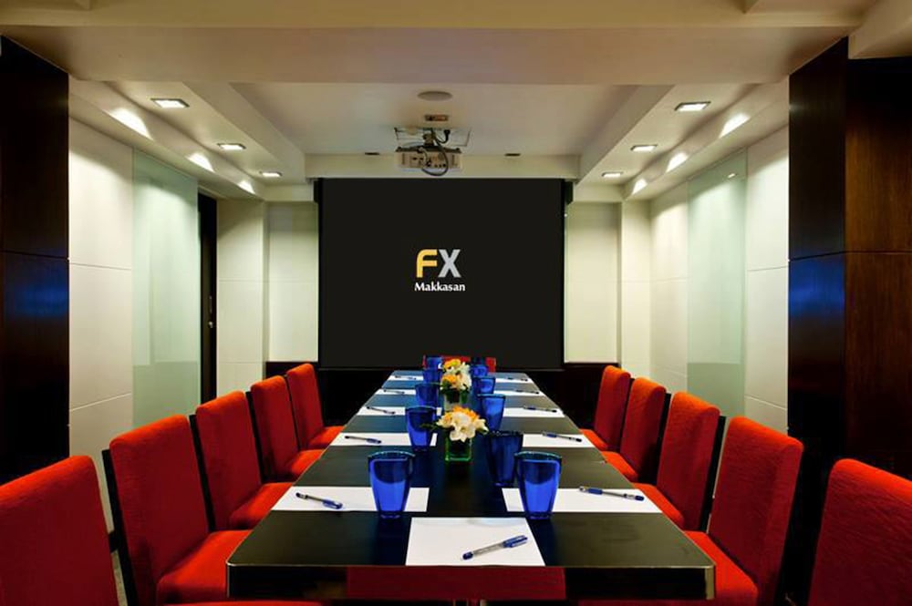 Фото Fx Hotel Metrolink Makkasan