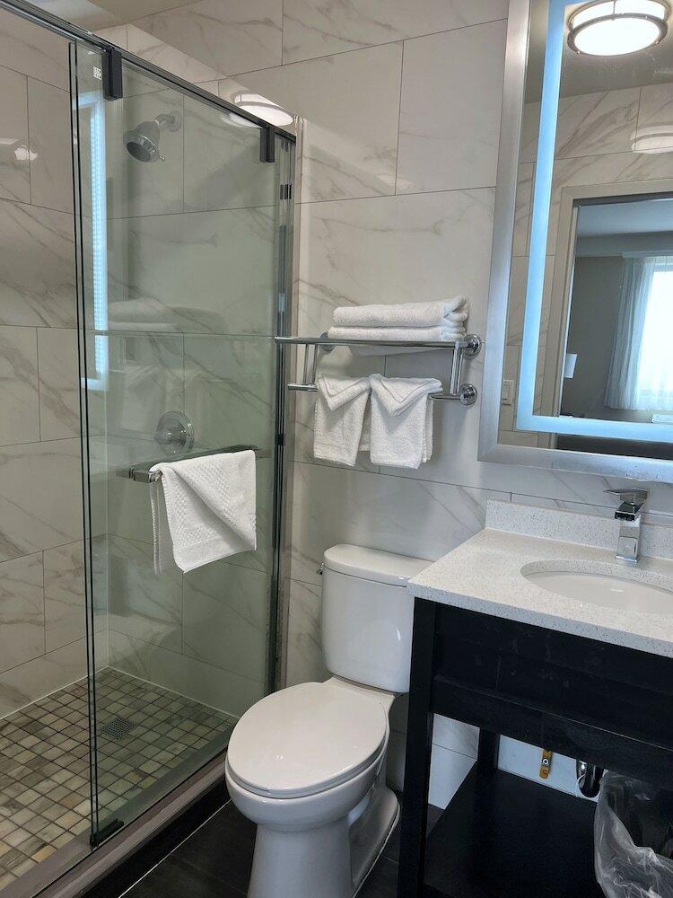 Фото Lotus Blu Inn & Suites