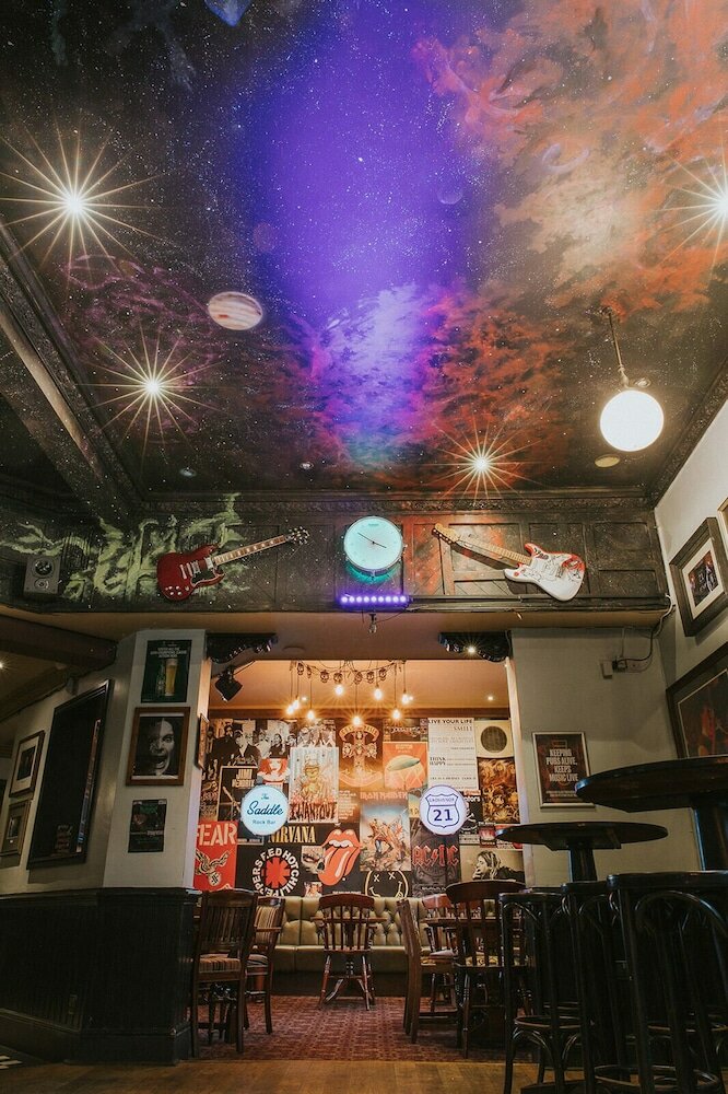 Фото The Saddle Inn