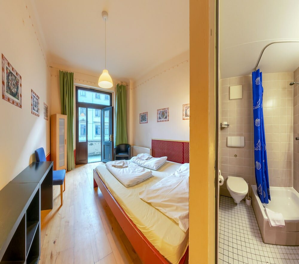 Фото Hostel Mondpalast