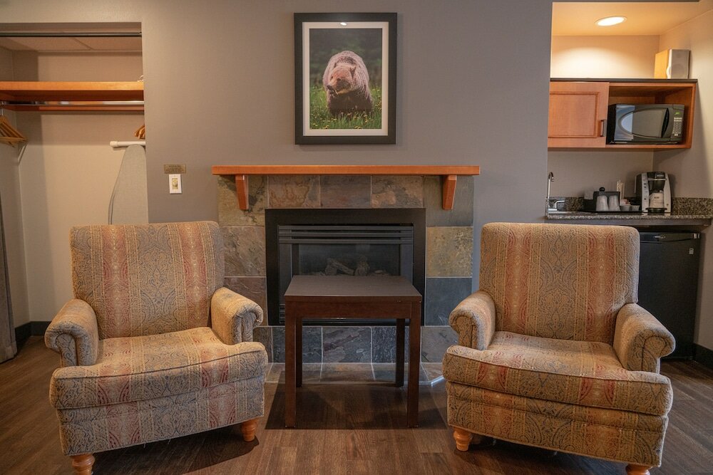 Фото Pocaterra Inn and Waterslide