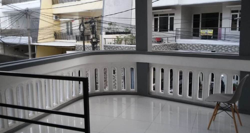 Фото Oyo 1985 F7 Residence