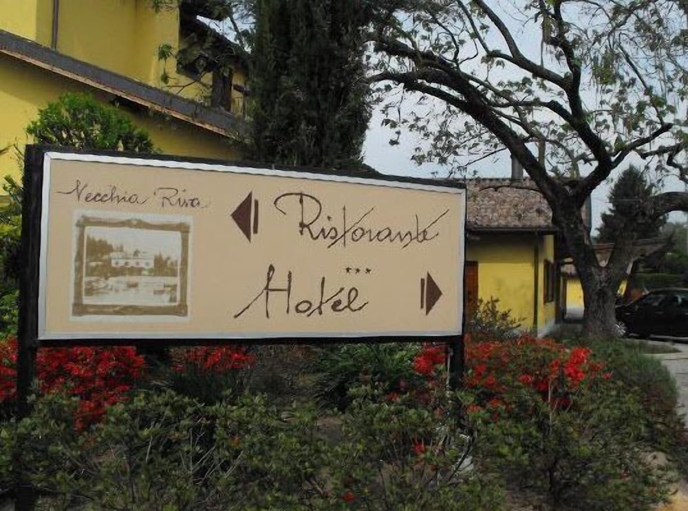 Фото Hotel Ristorante Vecchia Riva