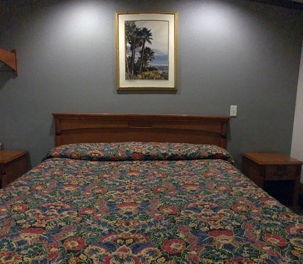 Фото Starlight Inn Canoga Park