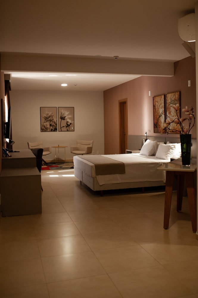 Фото Bristol Infinity Hotel