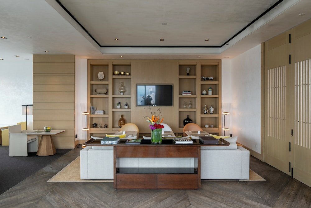 Фото Lanson Place Bukit Ceylon