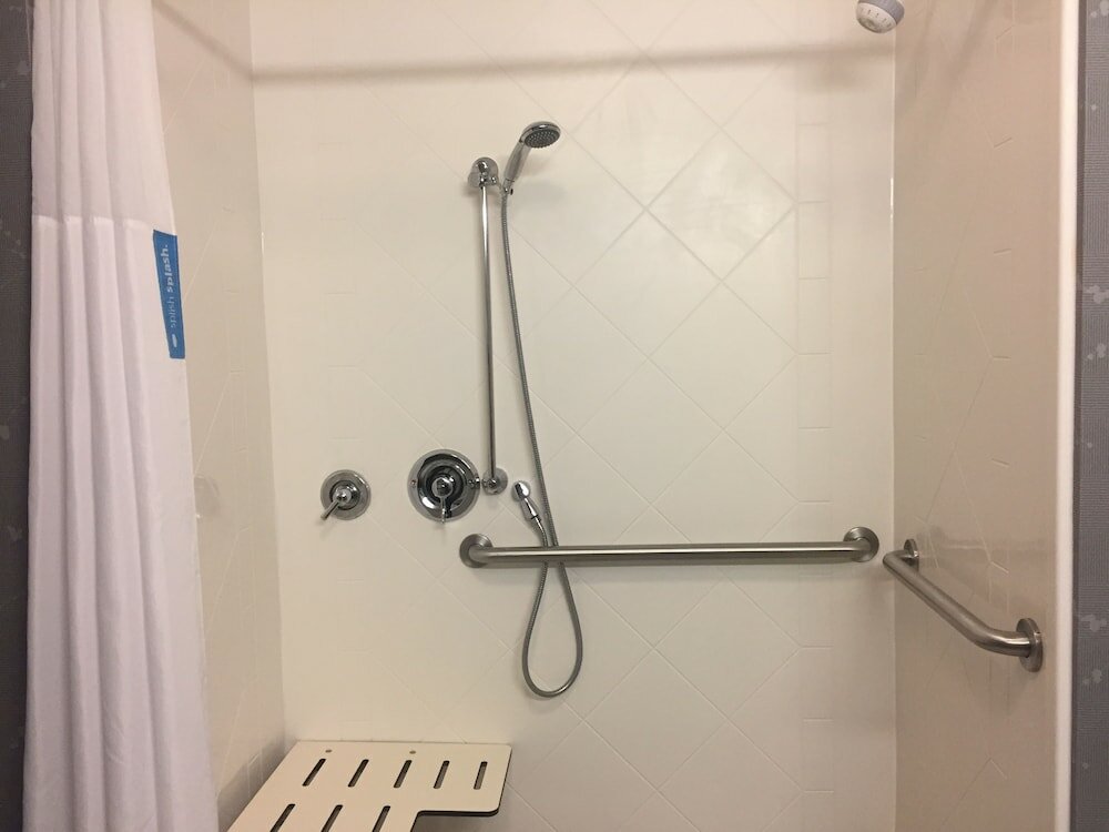 Фото Hampton Inn & Suites Raleigh Downtown