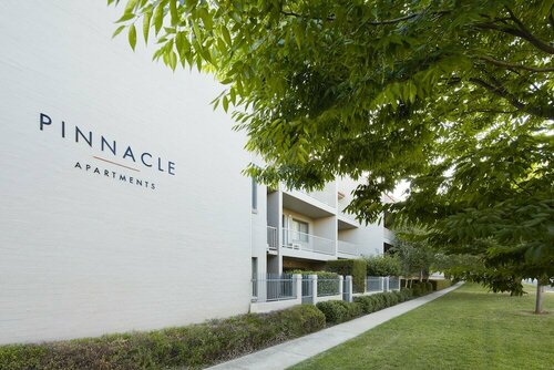 Гостиница Pinnacle Apartments в Канберре