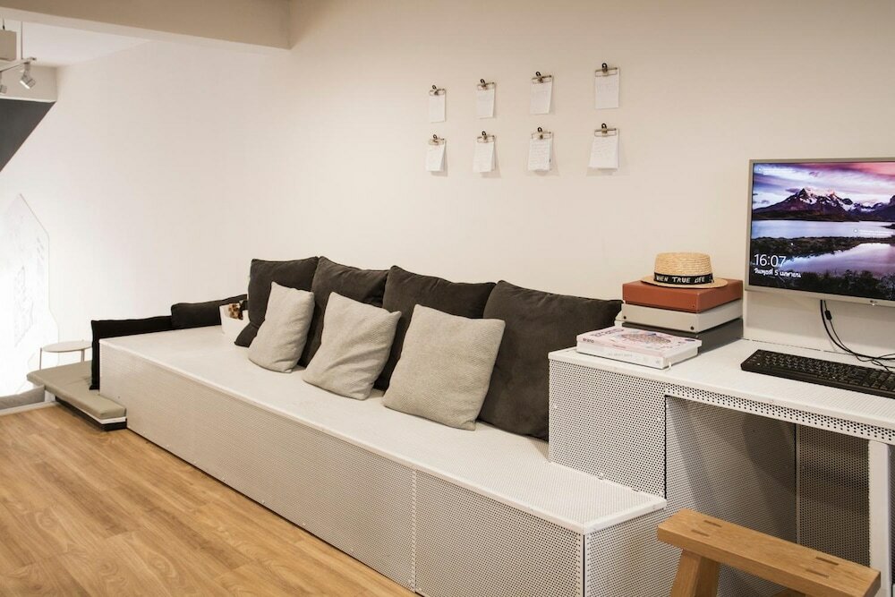 Фото Bed One Block Hostel