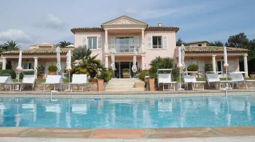 Гостиница Hôtel Villa Les Rosiers в Гриме