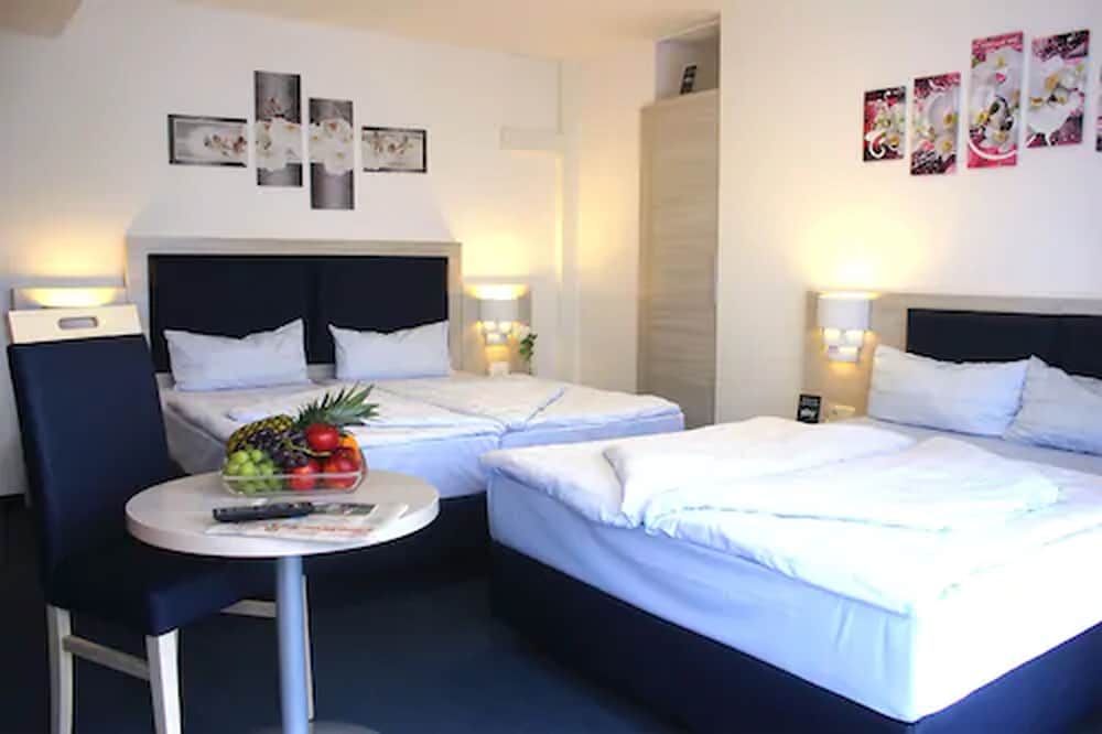 Фото Hotel Altenwerder Hof