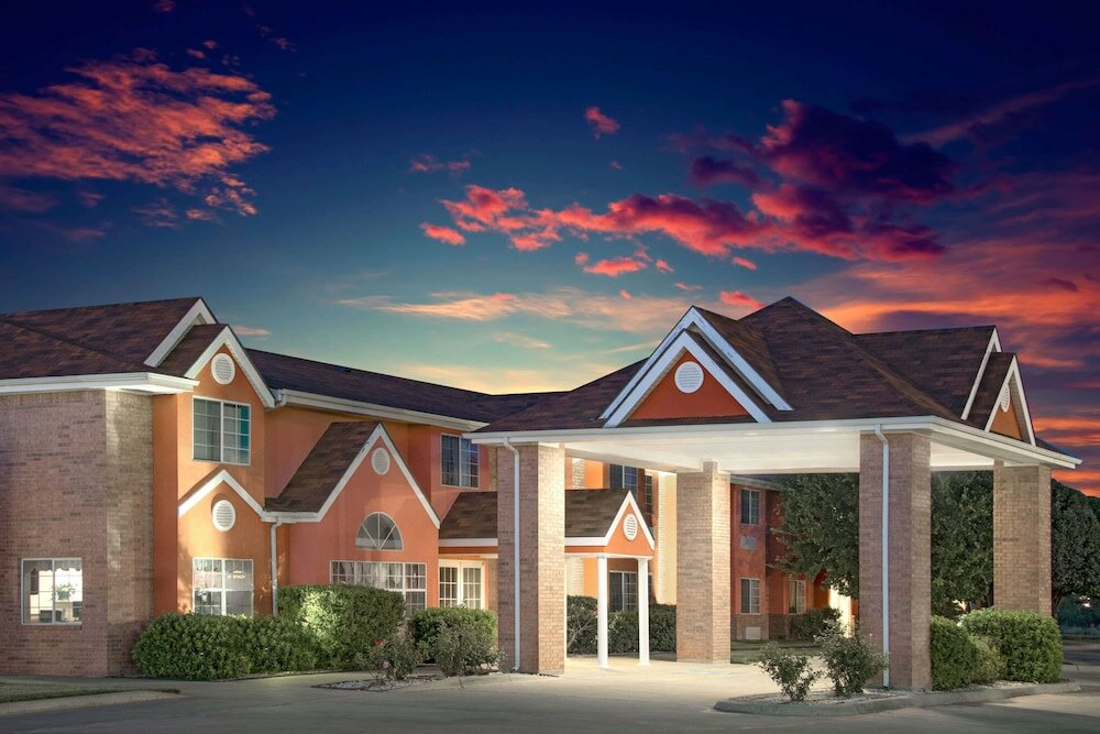 Фото отеля 1