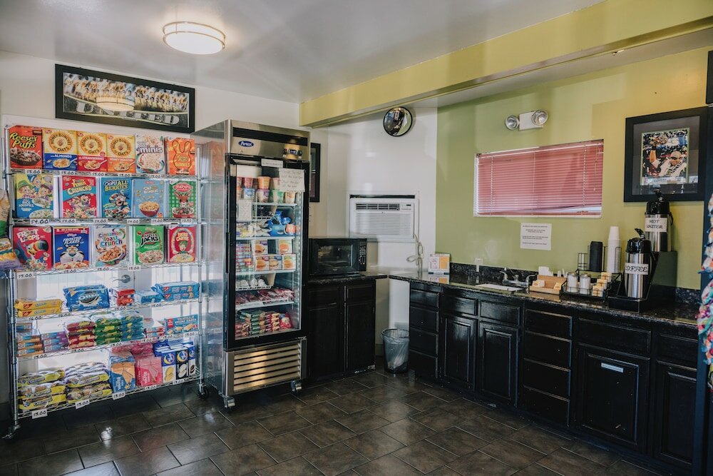 Фото La Hacienda Motel