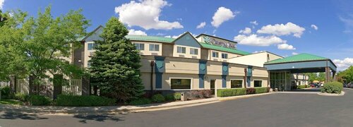 Гостиница Crystal Inn Hotel & Suites West Valley City в Вест-Велли-Сити