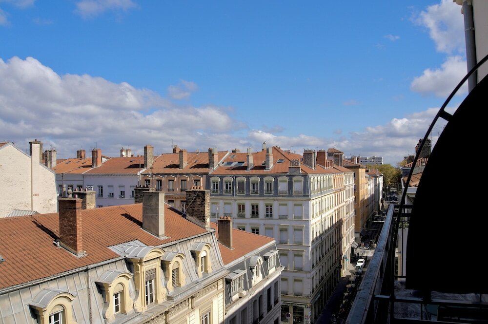 Фото Okko Hotels Lyon Pont Lafayette