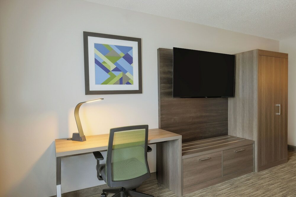 Фото Holiday Inn Express & Suites Raleigh North - Wake Forest, an Ihg Hotel
