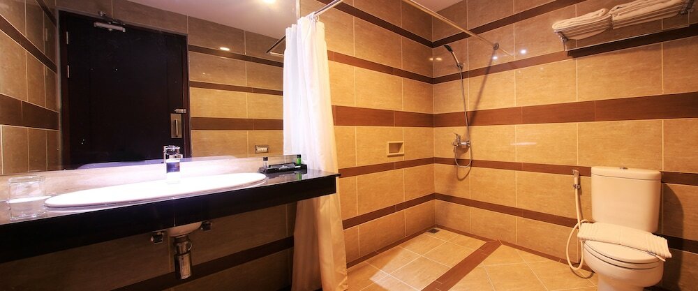 Фото Grand Hatika Hotel