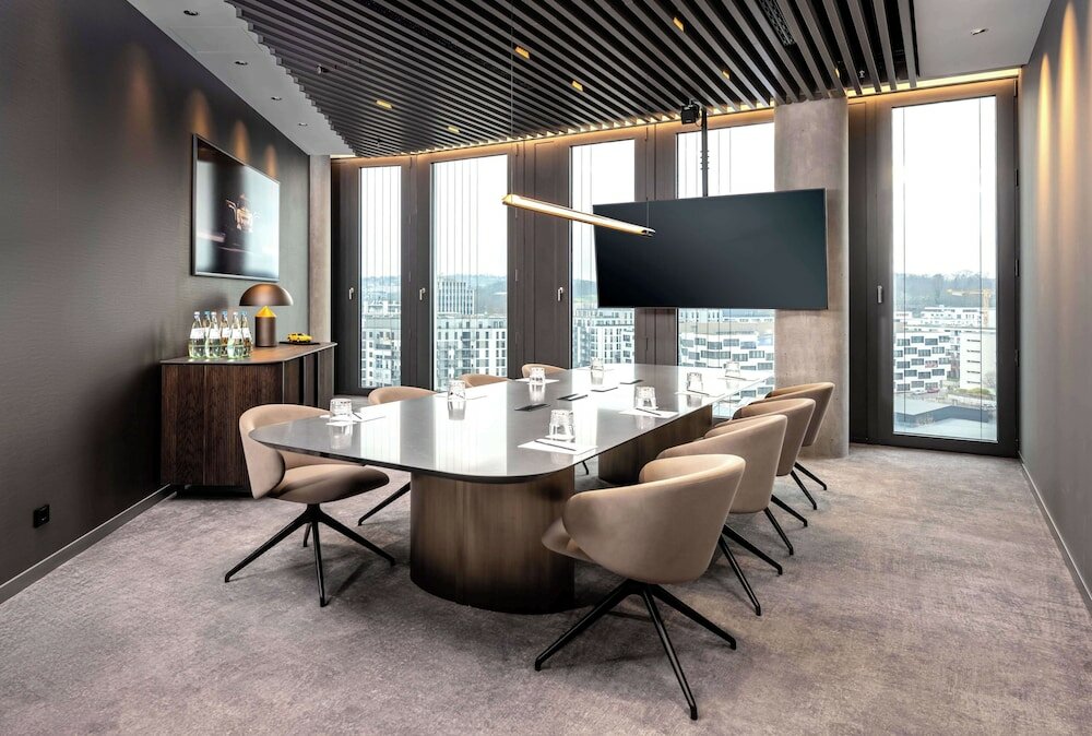 Фото Radisson Blu Hotel At Porsche Design Tower Stuttgart
