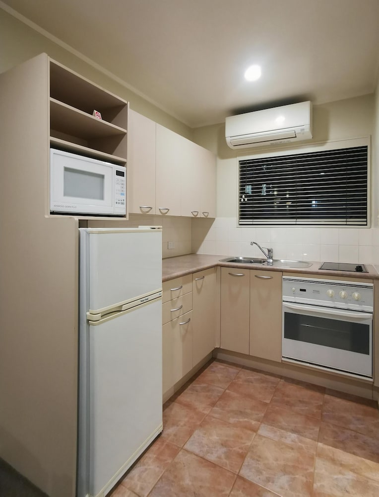 Фото Cornwall Park Motor Inn