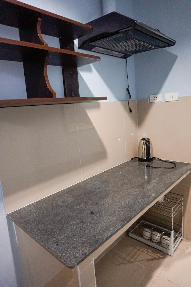 Фото Crowne Garden Hotel