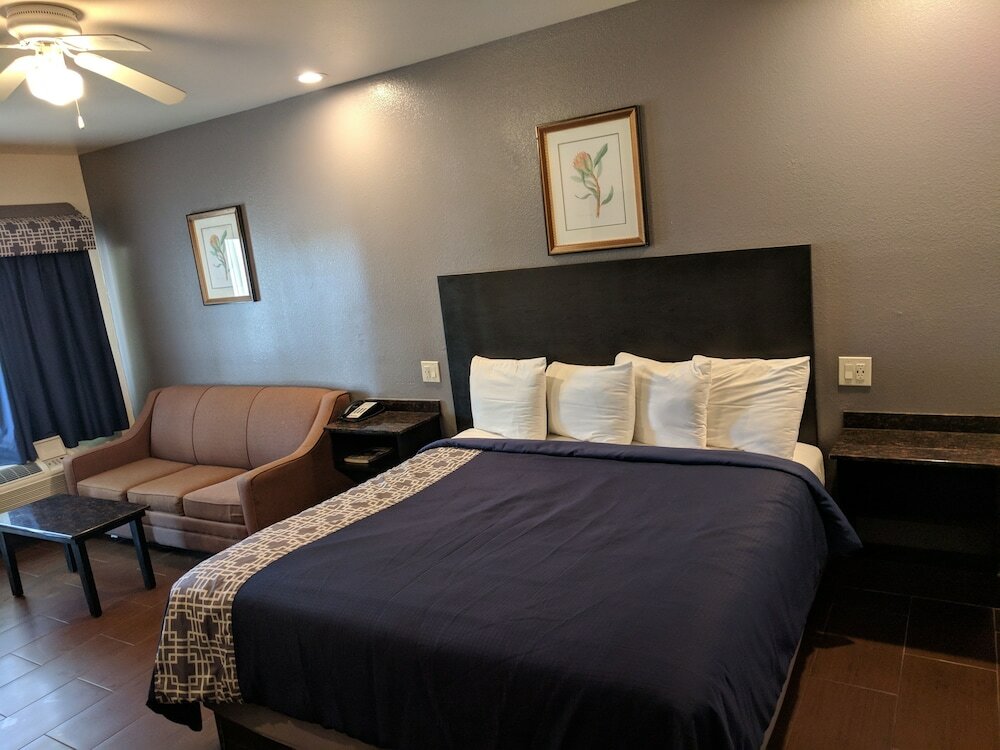 Фото Americas Best Value Inn Brownsville