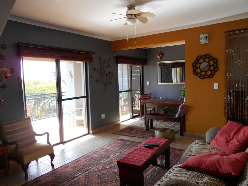 Фото Meerkat Manor