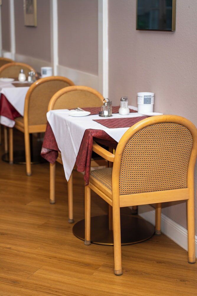 Фото Continental Hotel-Pension