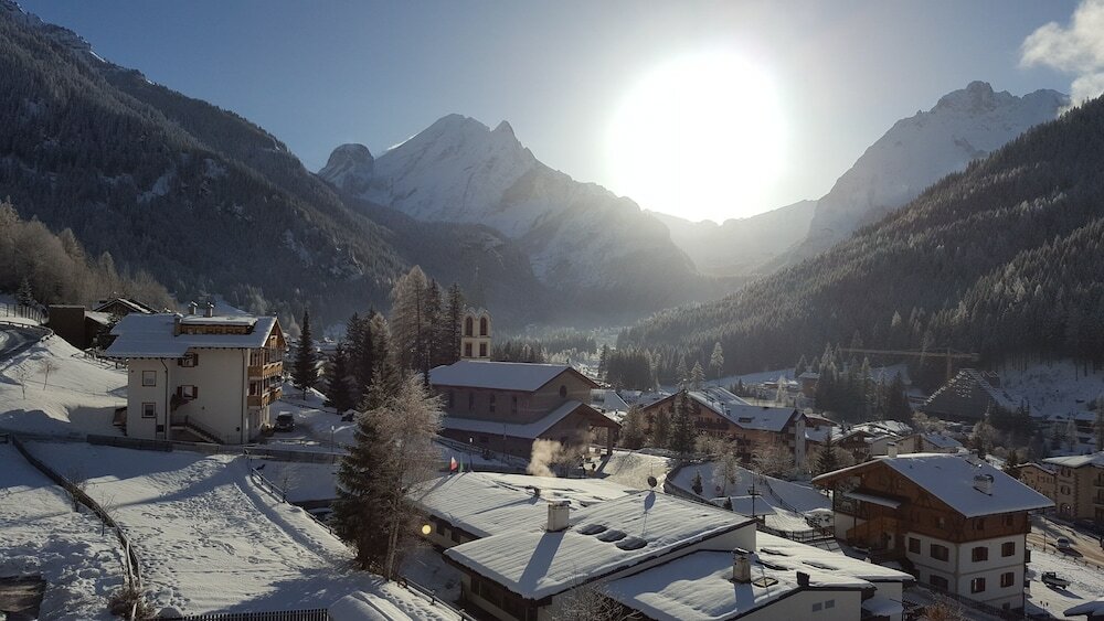 Фото Hotel Cesa Tyrol