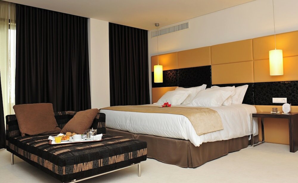 Фото Axis Porto Business & SPA Hotel