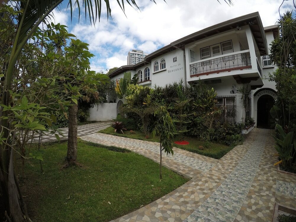 Фото Hotel Le Bergerac