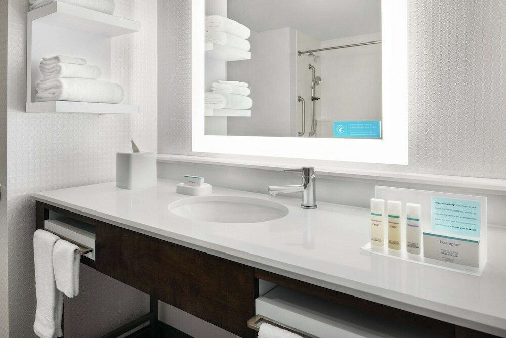 Фото Hampton Inn Brooklyn Park, Mn