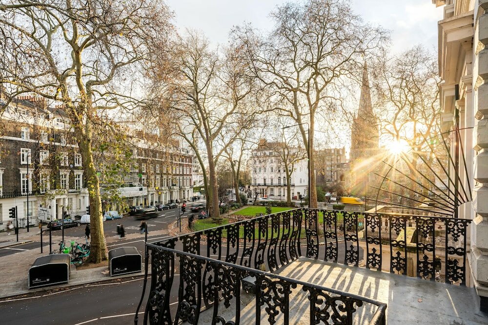 Фото Lancaster Court Hotel