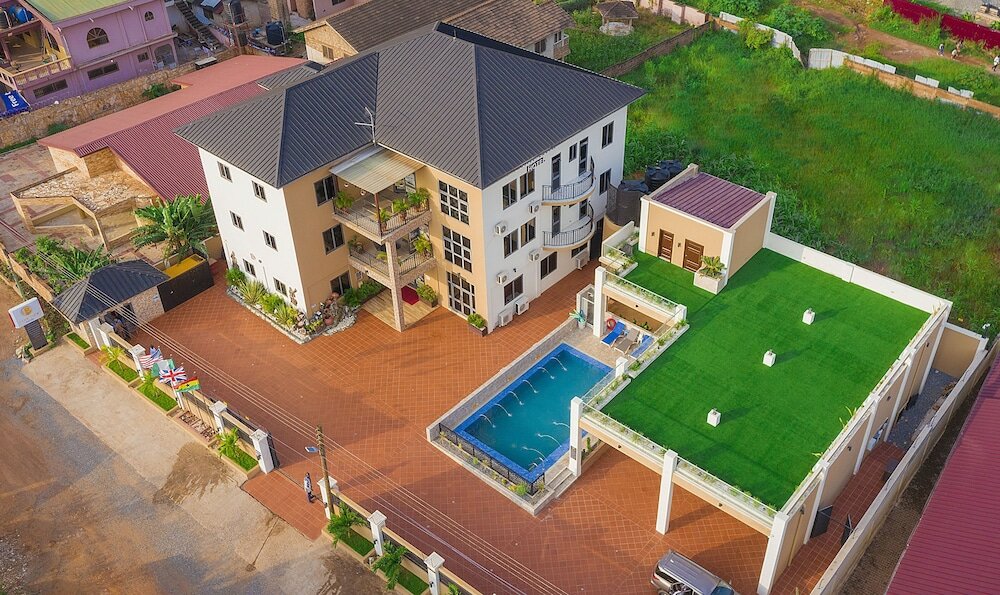 Фото отеля 2