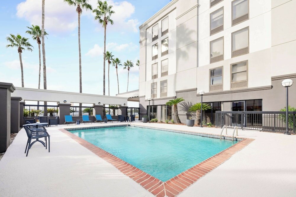 Фото Hampton Inn Laredo