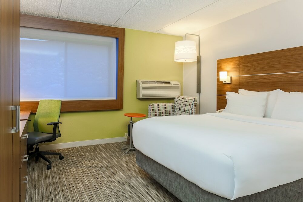 Фото Holiday Inn Express Milwaukee-West Medical Center, an Ihg Hotel